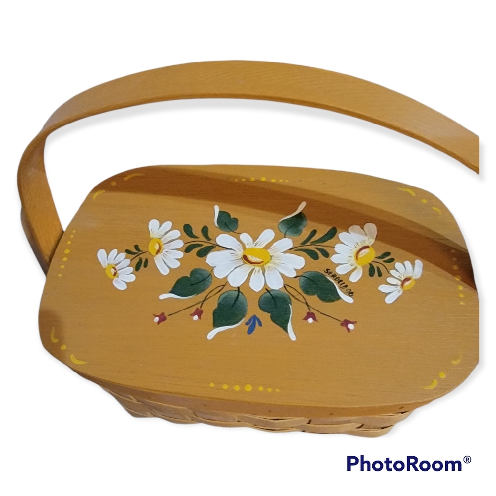 Painted tole design Daisy Hinged lid top basket with handle